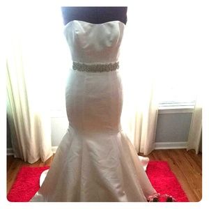 Trumpet style wedding gown